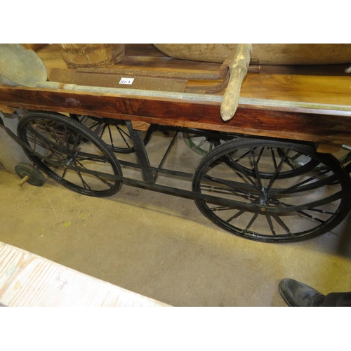 1002 - 4 spoke wheel market cart 69