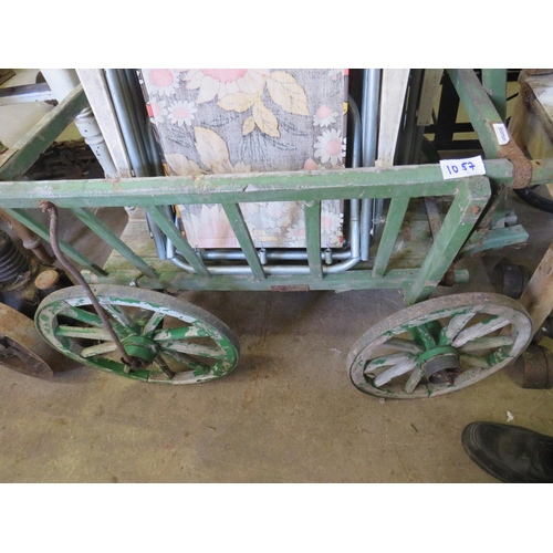 1057 - 4 wheel dog cart