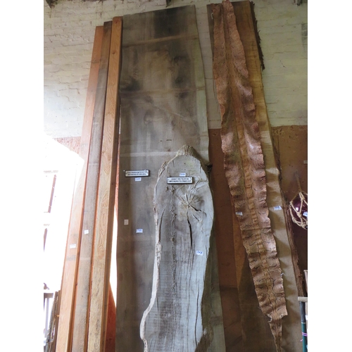 1071 - Plank Red wood 12ft x 30