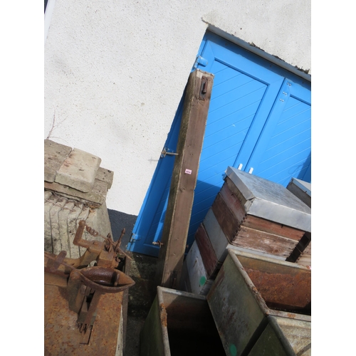 460 - Wooden gate post length 6ft