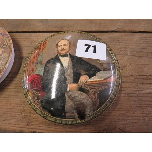 71 - Antique tobacco pot lid depicting the late king consort