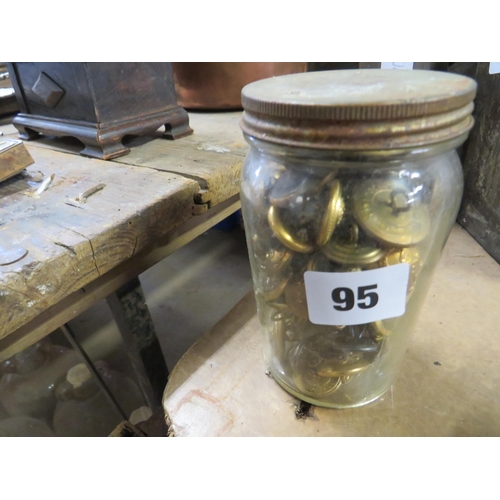 95 - Jar military buttons