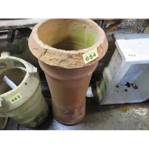654 - Clay chimney pot