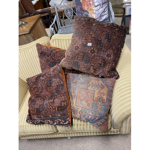 421 - 4 cushions