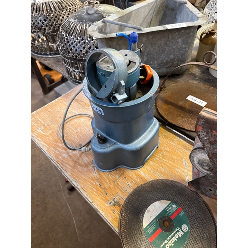 1109 - knife sharpener