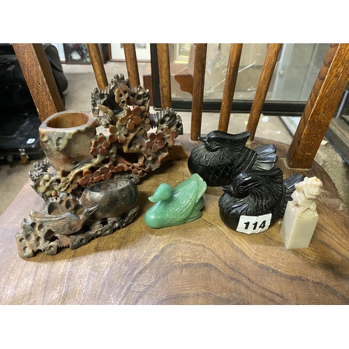 114 - 5 oriental soapstone ornaments and others