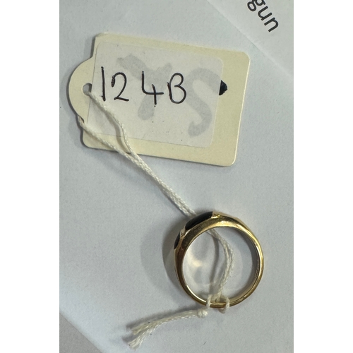 124B - Yellow metal ring