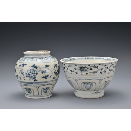 47 - A Vietnamese 15th Century 'Hoi An Hoard' blue and white pottery bowl - 'Hoi An Hoard' item 110772 st... 