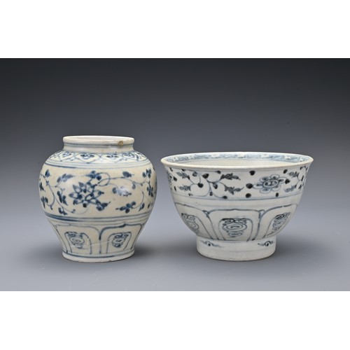 47 - A Vietnamese 15th Century 'Hoi An Hoard' blue and white pottery bowl - 'Hoi An Hoard' item 110772 st... 