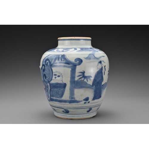 34 - A Chinese 17th Century / late Ming Dynasty blue and white porcelain jar. The jar decorated in underg... 