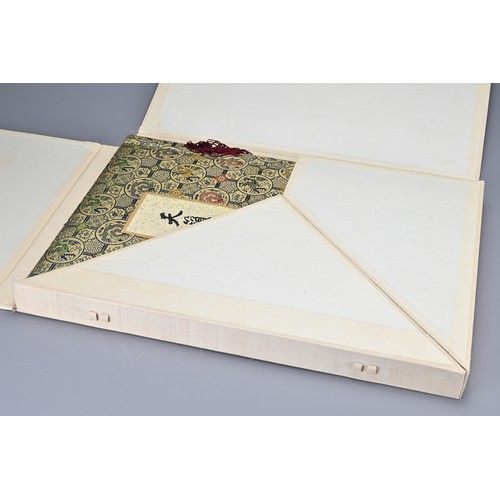 374 - BOOK: A collection of famous pictures of the Sung Dynasty. Formerly preserved by the T'ien Lai Studi... 