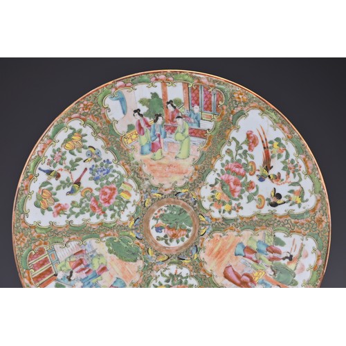 2 - A LARGE CHINESE CANTON FAMILLE ROSE PORCELAIN CHARGER, 19TH CENTURY. Decorated in the rose medallion... 