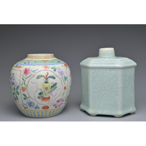 16 - TWO CHINESE PORCELAIN ITEMS, 19/20TH CENTURY. To include a celadon ground porcelain tea caddy with c... 