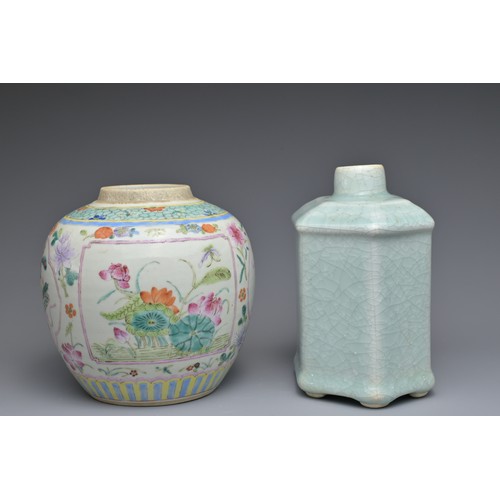 16 - TWO CHINESE PORCELAIN ITEMS, 19/20TH CENTURY. To include a celadon ground porcelain tea caddy with c... 