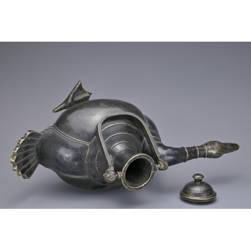 61 - A LARGE CHINESE BRONZE 'DUCK' EWER. In the form of a duck with cover and lion mask handle. 38cm leng... 