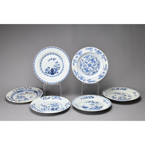 21 - SIX CHINESE BLUE AND WHITE PORCELAIN DISHES, 18TH CENTURY. Decorated with typical floral scenes. App... 