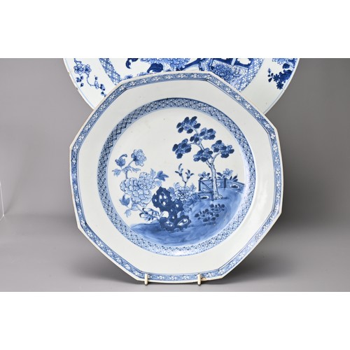 23 - FOUR CHINESE BLUE AND WHITE EXPORT PORCELAIN ITEMS, 18TH CENTURY. Comprising a two octagonal shaped ... 