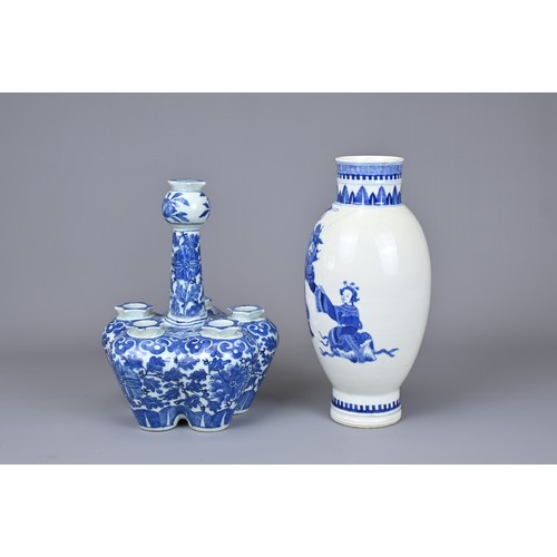 5 - TWO CHINESE BLUE AND WHITE PORCELAIN ITEMS, 19/20TH CENTURY. To include a blue and white jar decorat... 