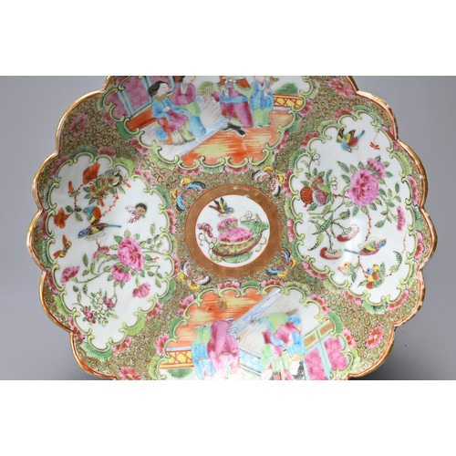 29 - TWO CHINESE FAMILLE ROSE PORCELAIN DISHES, 19/20TH CENTURY. To include a Cantonese lobed bowl decora... 