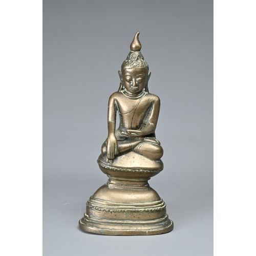 33 - A SOUTH EAST ASIAN BRONZE FIGURE OF DEITY, 19/20TH CENTURY. Seated on pedestal base. 17.5cm tall