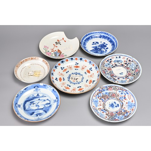 57 - A QUANTITY OF MAINLY CHINESE PORCELAIN ITEMS, 18/19TH CENTURY. A mixed group of cups, saucers, tea c... 