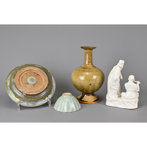 103 - A GROUP OF CHINESE CERAMIC ITEMS. To include a moulded blanc de Chine figure of man and boy together... 