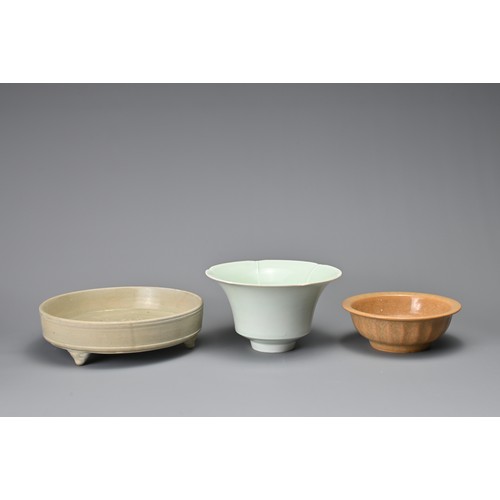 115 - THREE CHINESE CERAMIC ITEMS, SONG DYNASTY STLYE. To include a circular tripod brush washer with moul... 