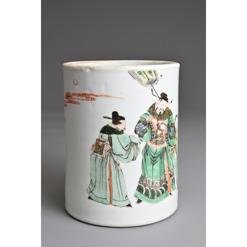 29 - A CHINESE FAMILLE VERTE PORCELAIN BRUSH POT, BITONG, 18TH CENTURY. Depicting an official with attend... 