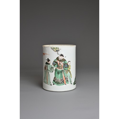 29 - A CHINESE FAMILLE VERTE PORCELAIN BRUSH POT, BITONG, 18TH CENTURY. Depicting an official with attend... 