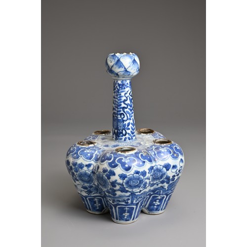 39 - A CHINESE BLUE AND WHITE PORCELAIN TULIP VASE, MID 19TH CENTURY. With five compartments around the b... 