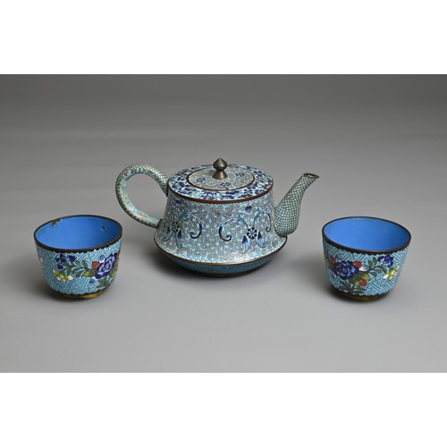 60 - A CHINESE CLOISONNE ENAMEL TEAPOT WITH CUPS, EARLY 20TH CENTURY. On a pale blue enamel ground with f... 