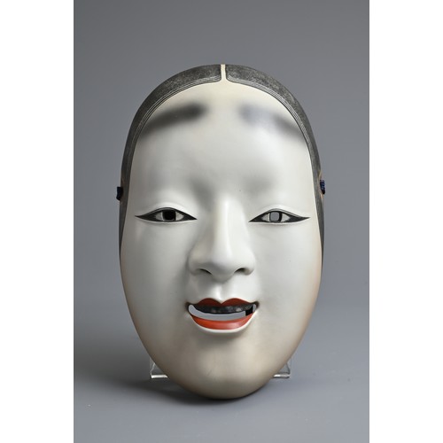 376 - A JAPANESE PORCELAIN SIGNED OKAME NOH MASK. Signed in red overglaze enamel to reverse, with red lips... 