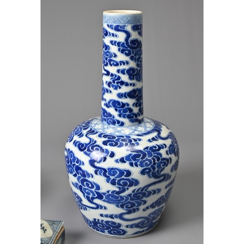 17 - A GROUP OF CHINESE PORCELAIN ITEMS, 19TH CENTURY. To include a blue and white bottle vase, with nice... 