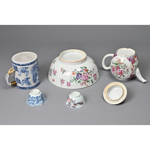 30 - A GROUP OF CHINESE EXPORT PORCELAIN ITEMS, 18TH CENTURY. To include a bowl, teapot, tankard and two ... 