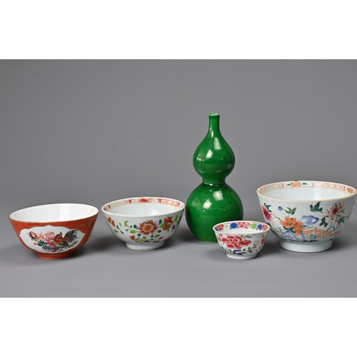 34 - A GROUP OF CHINESE PORCELAIN ITEMS, 18TH CENTURY AND LATER. To include a green glazed double gourd v... 