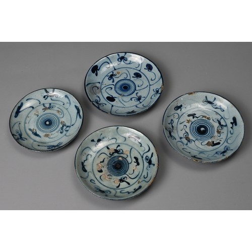 58 - A GROUP OF CHINESE BLUE AND WHITE PORCELAIN ITEMS, QING DYNASTY. To include four matching dishes wit... 