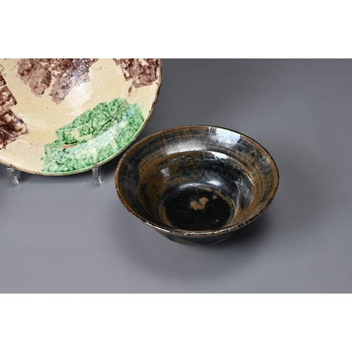 60 - THREE CERAMIC BOWLS, MIDDLE EASTERN AND CHINESE 19TH CENTURY. To include a glazed pottery bowl; A bl... 