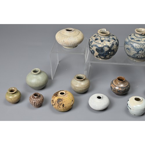 67 - A COLLECTION OF CHINESE PORCELAIN JARLETS, YUAN / MING DYNASTY. Of varying sizes and types to includ... 