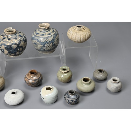 67 - A COLLECTION OF CHINESE PORCELAIN JARLETS, YUAN / MING DYNASTY. Of varying sizes and types to includ... 