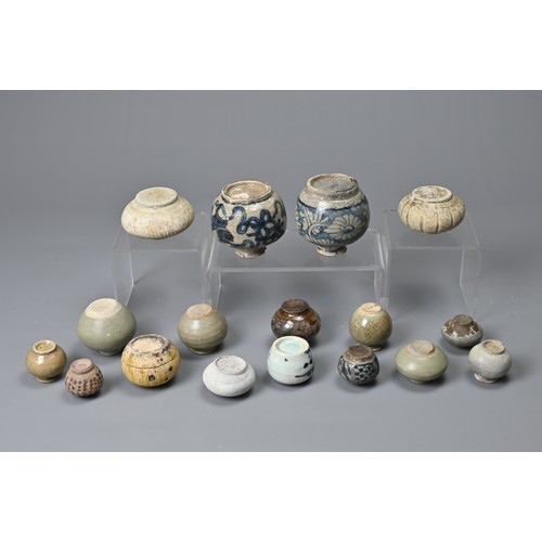 67 - A COLLECTION OF CHINESE PORCELAIN JARLETS, YUAN / MING DYNASTY. Of varying sizes and types to includ... 