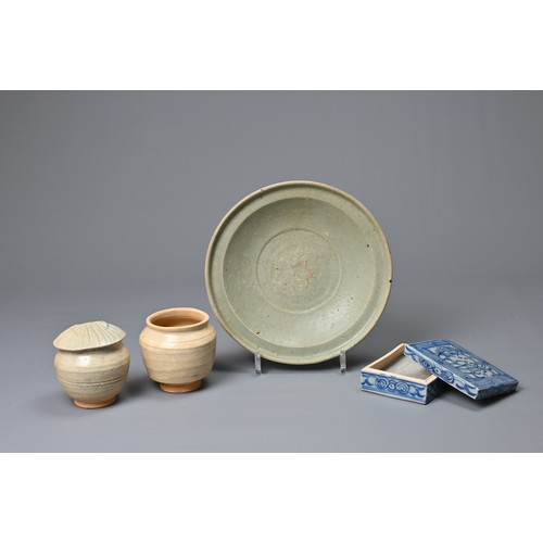 70 - A GROUP OF CHINESE CERAMIC ITEMS, SONG DYNASTY AND LATER. To include a Yuan dynasty Longquan celadon... 