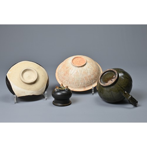 71 - A GROUP OF CHINESE CERAMIC ITEMS, SONG DYNASTY AND LATER. To include a Qingbai ware pottery bowl wit... 