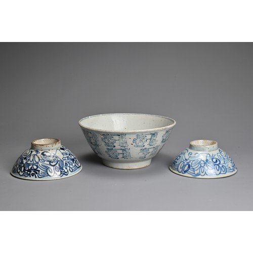 21 - THREE CHINESE BLUE AND WHITE PORCELAIN BOWLS, 18/19TH CENTURY. To include a large bowl decorated wit... 