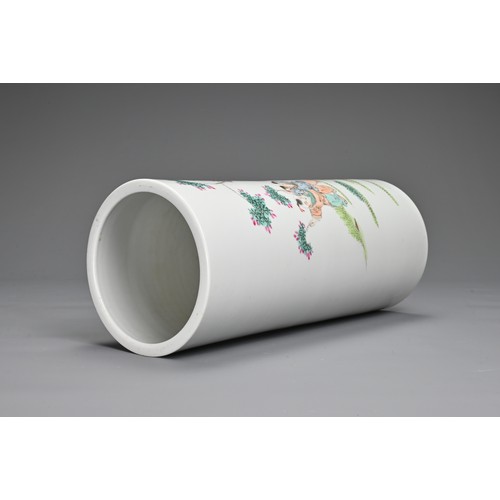 30 - A CHINESE FAMILLE ROSE PORCELAIN VASE, 20TH CENTURY.  Of cylindrical form decorated with children pl... 