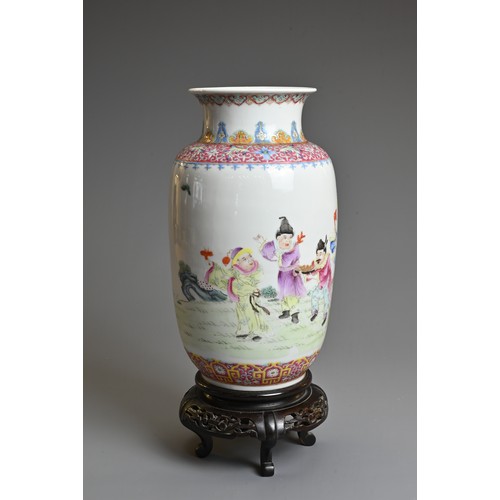 31 - A CHINESE FAMILLE ROSE PORCELAIN LANTERN VASE, REPUBLIC PERIOD. Enamel decorated featuring eight fig... 