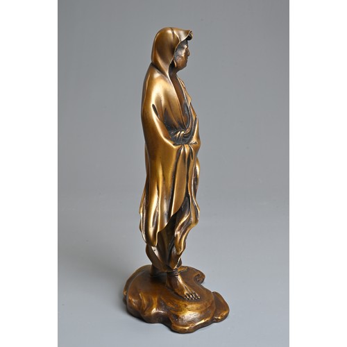 300 - A 20TH CENTURY JAPANESE GILT BRONZE FIGURE OF DARUMA AFTER KOUN TAKAMURA (1852-1934). Cast standing ... 