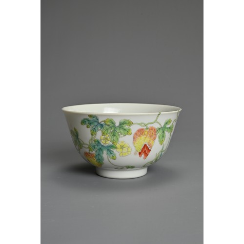 28 - A FINE CHINESE FAMILLE ROSE PORCELAIN BALSAM PEAR BOWL, DAOGUANG MARK AND PERIOD (1820-1850). Finely... 