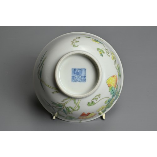 28 - A FINE CHINESE FAMILLE ROSE PORCELAIN BALSAM PEAR BOWL, DAOGUANG MARK AND PERIOD (1820-1850). Finely... 