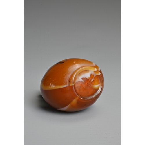 3 - A LARGE CHINESE GLASS IMITATION AGATE SNUFF BOTTLE. With globular body. With a metal stopper inlaid ... 