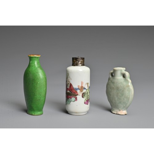 7 - THREE CHINESE PORCELAIN SNUFF BOTTLES, 19TH CENTURY. To include a cylindrical famille rose decorated... 